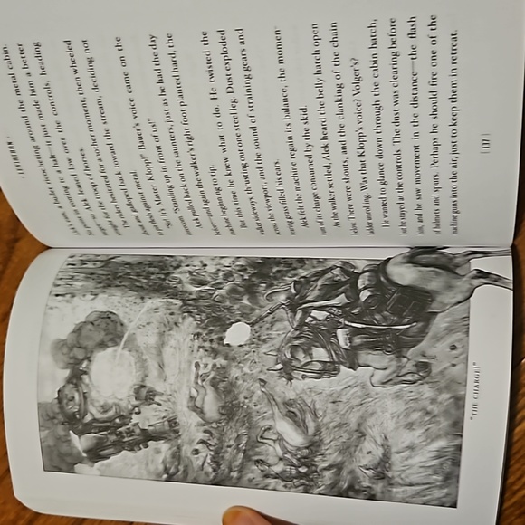 Book Leviathan Scott Westerfeld - Picture 4 of 5